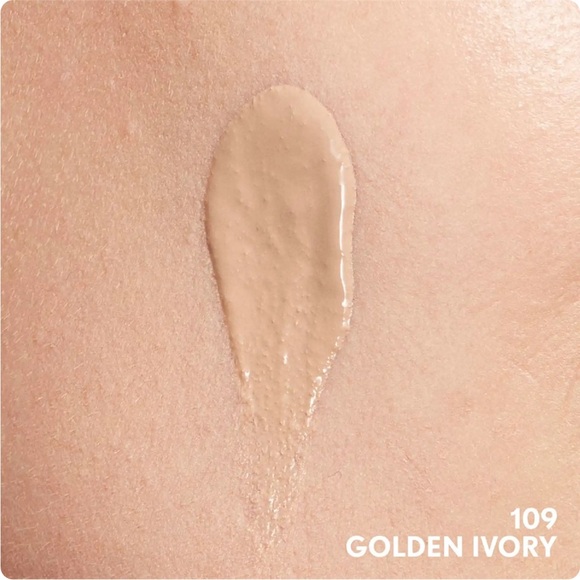COVERGIRL Clean Invisible Foundation Golden Ivory 109 - Picture 3 of 4